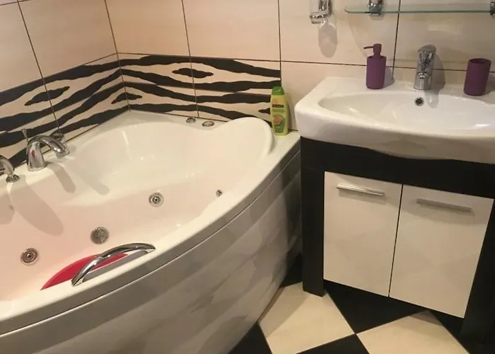 Z Lazienkami - Dziwnowek * カミエン・ポモルスキ