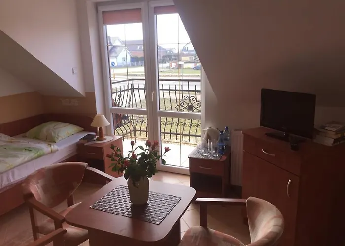 Z Lazienkami - Dziwnowek カミエン・ポモルスキ